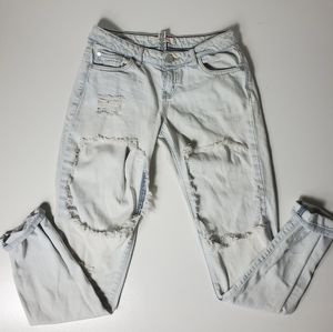 Refuge light wash jeans